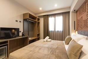 Exclusive Double Room (108) | Premium bedding, memory-foam beds, minibar, in-room safe - Giafra Rooms (Agrigento)