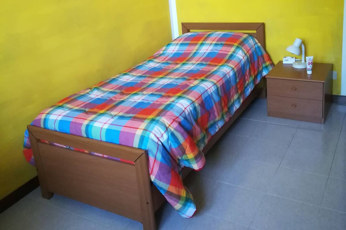 Free WiFi, bed sheets