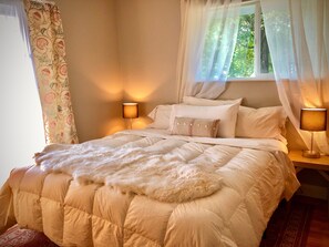 3 bedrooms, desk, iron/ironing board, free WiFi