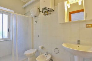 Apartment, 2 Schlafzimmer | Badezimmer