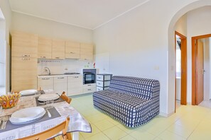 Apartment, 2 Schlafzimmer | Wohnbereich