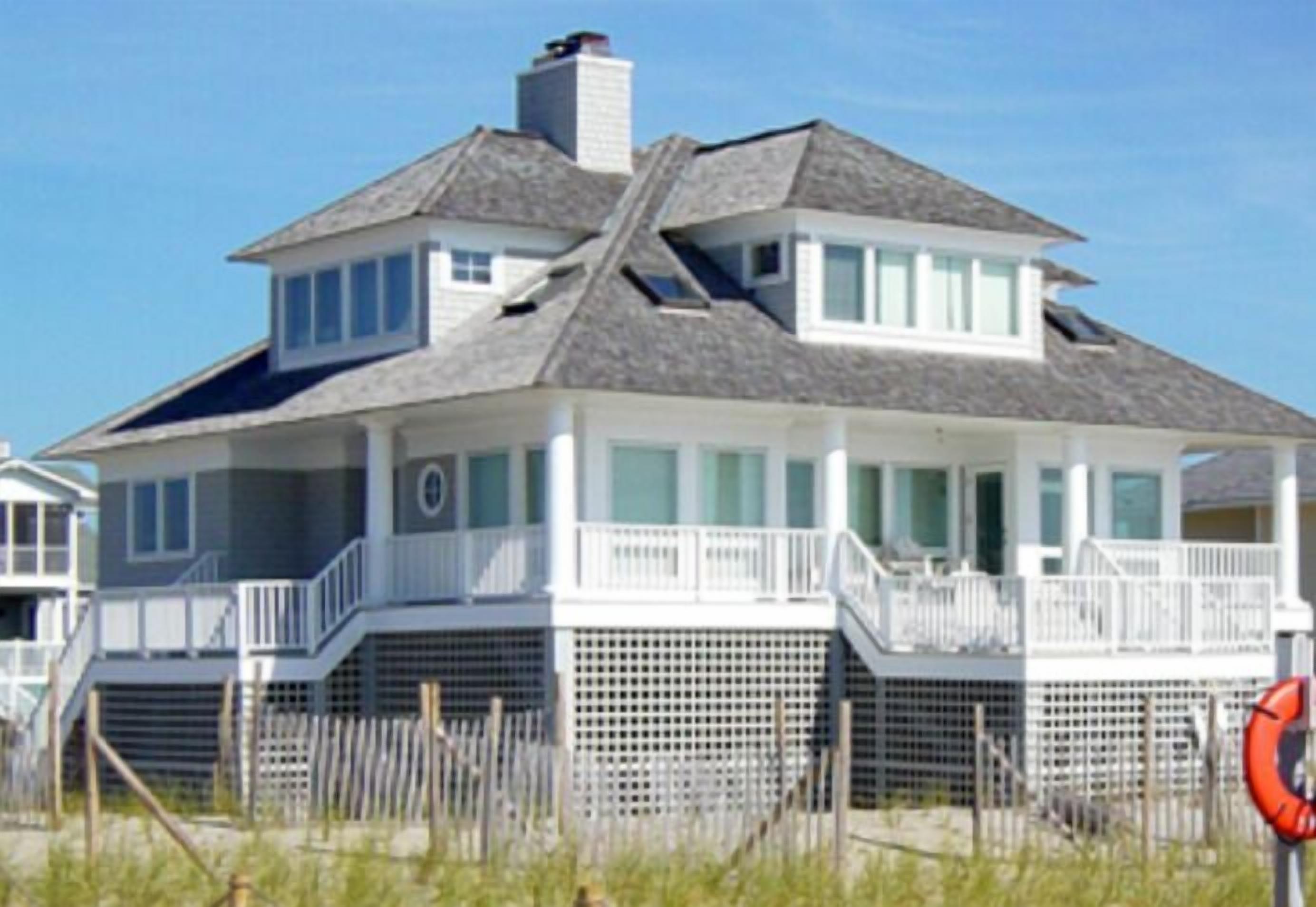 Spacious Oceanfront home near golf and pool, BHI