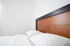 3 dormitorios, tabla de planchar con plancha, wifi gratis y ropa de cama