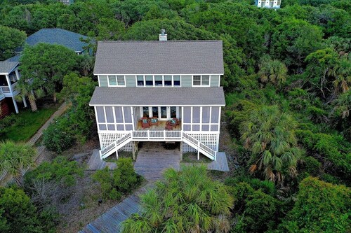 Near Marina and steps away from beach access, BHI