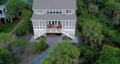 Near Marina and steps away from beach access, BHI