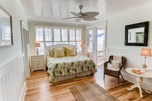 6 bedrooms, iron/ironing board, WiFi, bed sheets