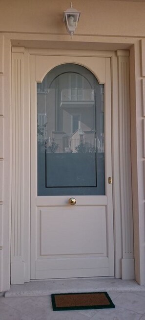 Exterior detail - I Velieri 2-Villino newly built 30 meters from the sea and the promenade (Viareggio)