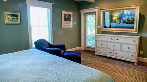 7 bedrooms, iron/ironing board, WiFi, bed sheets