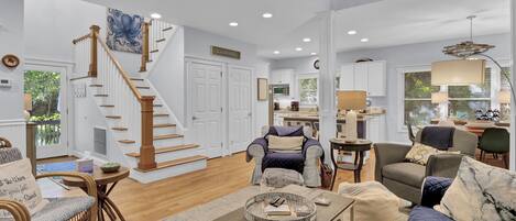 Smart TV, books, stereo