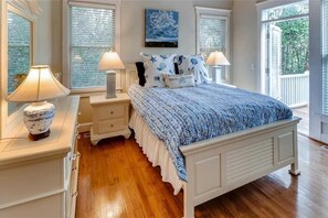 3 slaapkamers, een strijkplank/strijkijzer, wifi, beddengoed