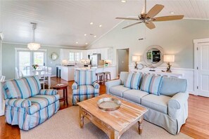 Smart TV, books, stereo