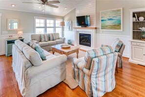 Smart TV, books, stereo