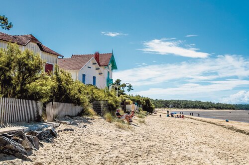Beautiful apartment for up to 6 people, south-facing terrace, beach on foot!