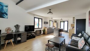 Smart-TV og stereoanlegg