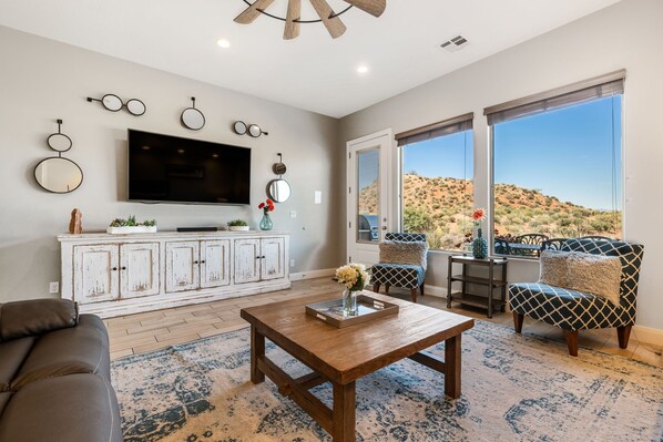 TV, video games, table tennis - Views Over Coral Canyon, PING PONG, GAMING SYSTEMS, 2 Community Pools (Washington)