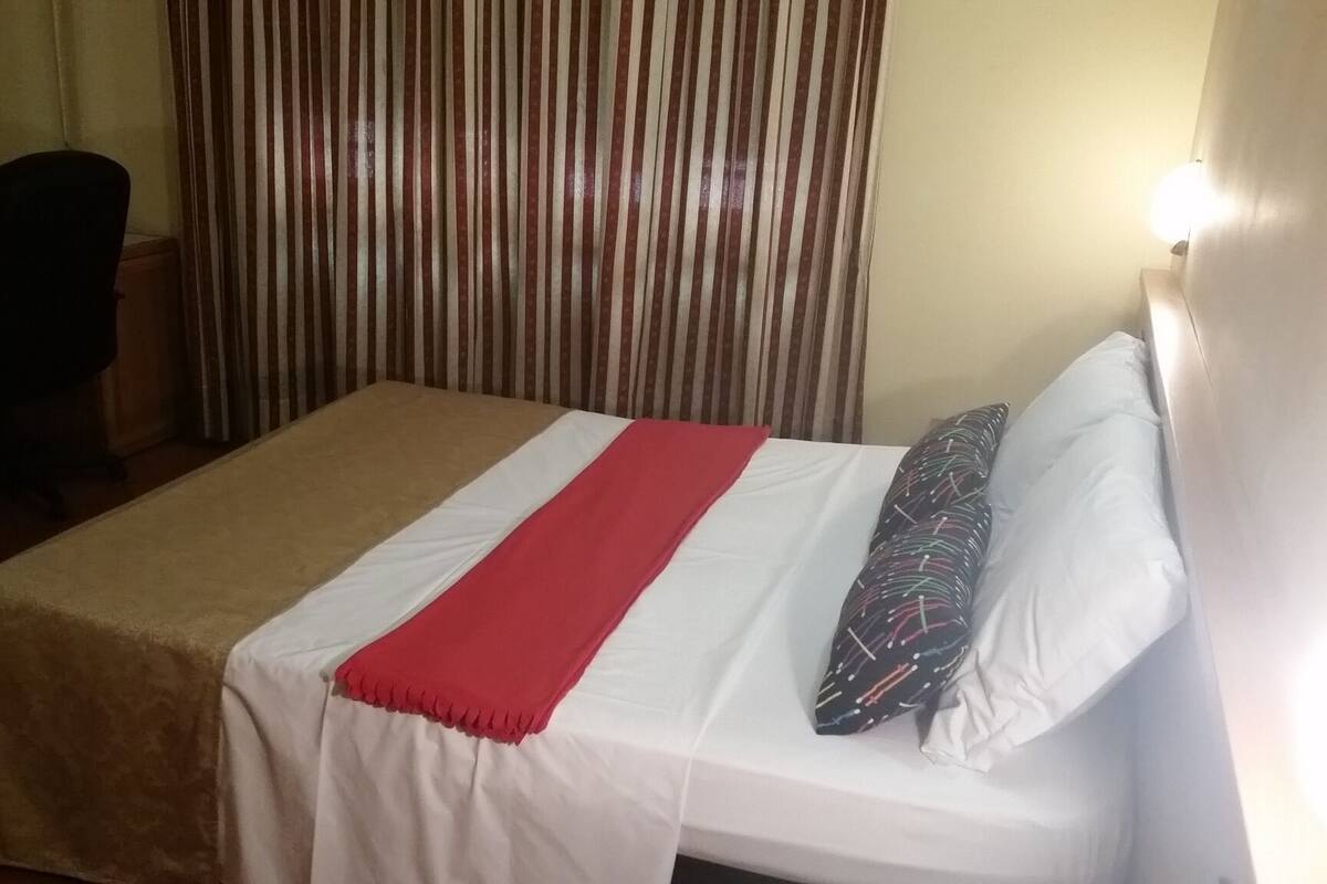 Habitación con 1 cama doble o 2 individuales | Wifi gratis