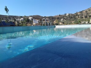 Pool - open sky villa Kamilari-infinity pool (Kamilari)