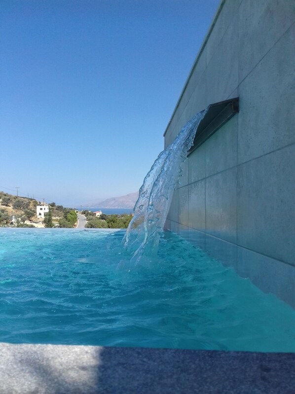 Pool - open sky villa Kamilari-infinity pool (Kamilari)