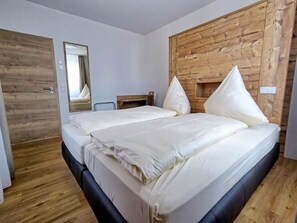 1 bedroom, travel crib, WiFi, bed sheets - Vacation apartment Landglück Seegraben (Bechhofen)