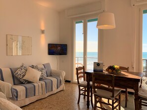 Apartment, 2 Bedrooms | Living area | Flat-screen TV - Lo Scoglio (Lavagna)