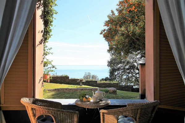 House, 2 Bedrooms | In-room dining