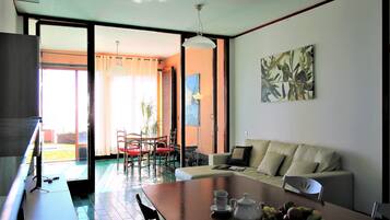 Casa, 2 camere da letto | Area soggiorno | TV a schermo piatto