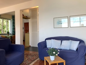 Apartment, 2 Bedrooms | Living area
