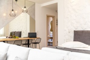 1 bedroom, in-room safe, desk, soundproofing