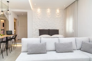 1 bedroom, in-room safe, desk, soundproofing