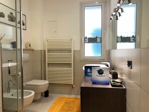Apartment, 1 Bedroom | Bathroom