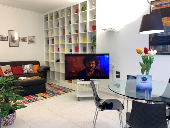 Apartment, 1 Bedroom | Living area
