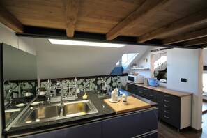 Apartment, 2 Bedrooms | Private kitchen | Full-size fridge, microwave, oven, stovetop - ILA1505 House Golia (Genoa)