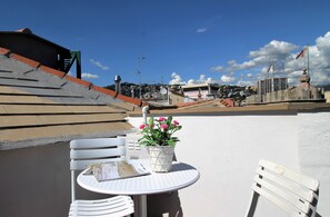 Appartement, 2 chambres | Balcon