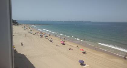 On the beachfront, infinite sea views, on the sand, WiFi