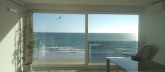 On the beachfront, infinite sea views, on the sand, WiFi