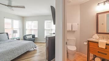 2 bedrooms, iron/ironing board, internet, bed sheets