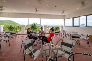 Se sirven desayunos, almuerzos y cenas