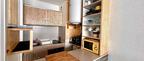 冰箱、微波炉、烤箱、茶具/咖啡用具