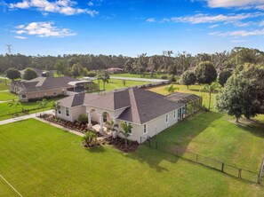 Exterior - Everything you need in a home to enjoy Florida. (Lutz)