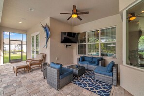 TV, video games, table tennis, stereo - Everything you need in a home to enjoy Florida. (Lutz)