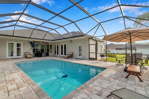 Outdoor pool, a heated pool - Everything you need in a home to enjoy Florida. (Lutz)
