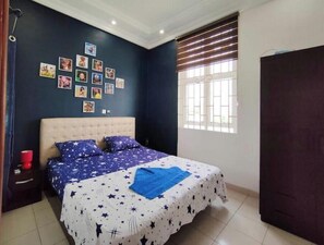 1 bedroom, iron/ironing board, WiFi, bed sheets