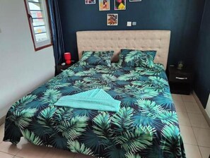 1 habitación, tabla de planchar con plancha, wifi y ropa de cama 