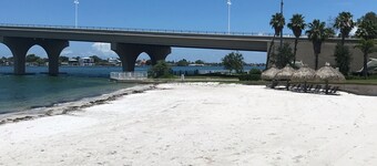 Beautiful 2 BR/2 BA condo on the 8th green at Isla Del Sol