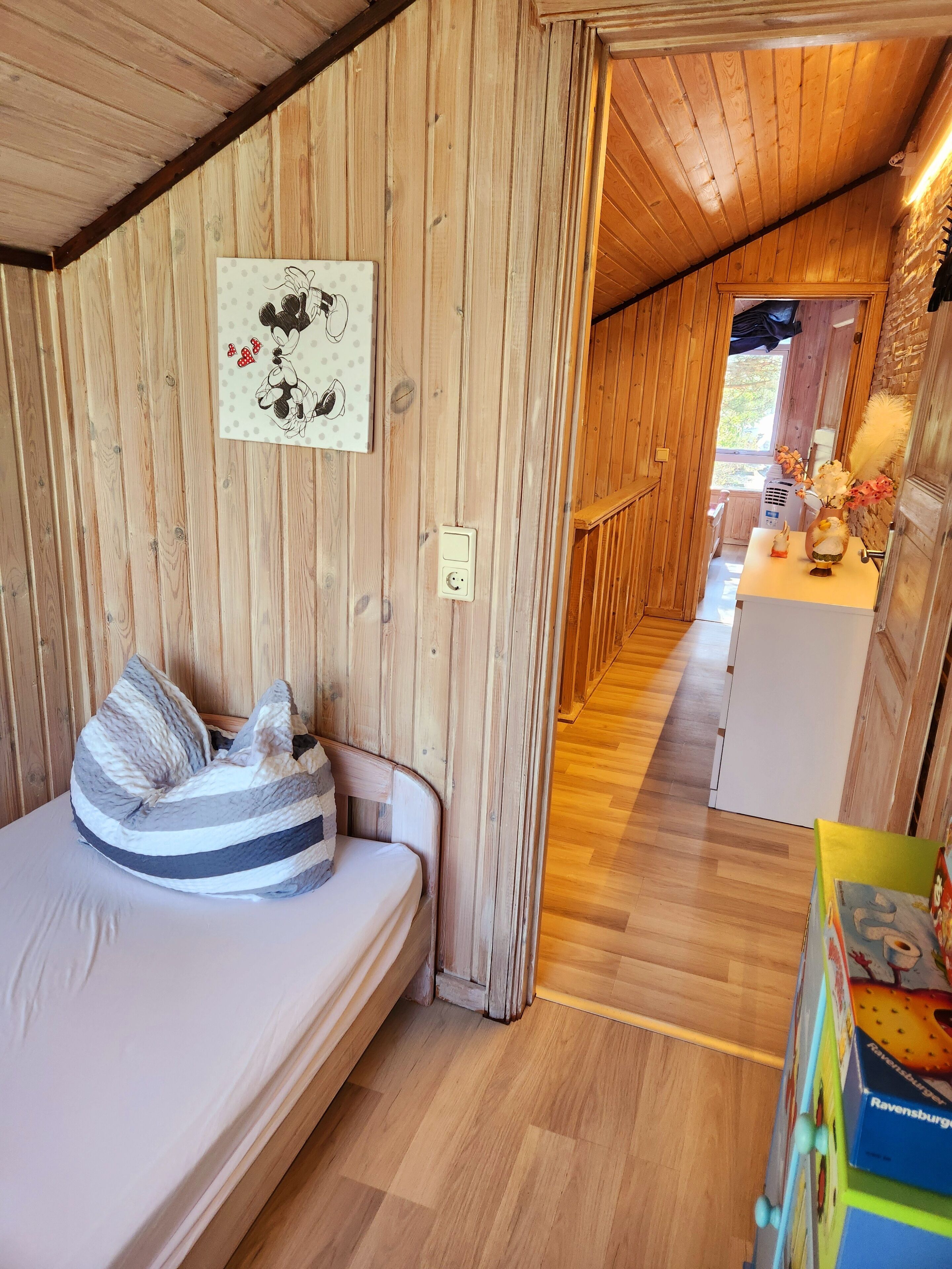 3 bedrooms, in-room safe, iron/ironing board, travel cot