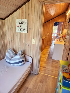 3 chambres, coffres-forts dans les chambres, fer et planche à repasser