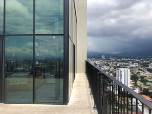 Balcony - Rich Coast Sunset (San José)