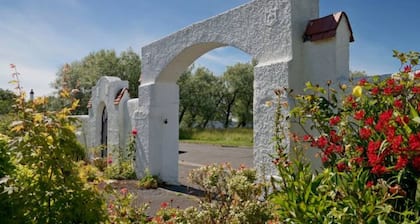 BentinckHouse - sleeps 10 guests in 3 bedrooms