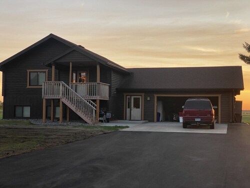 Hunting Lodge in Beautiful Palisade, MN!