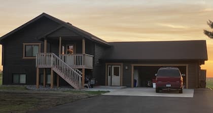 Hunting Lodge in Beautiful Palisade, MN!